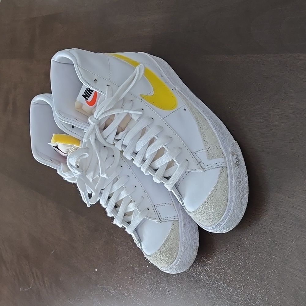 Nike Blazer Mid 77 Opti Yellow Size 7